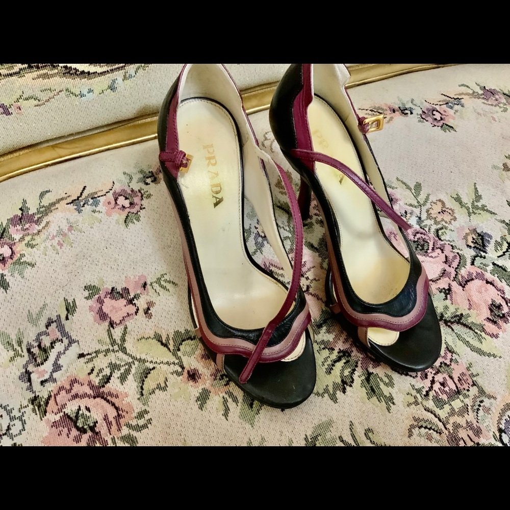 Ladies shoes